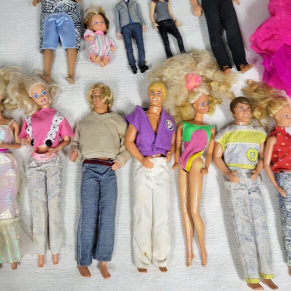 Vintage Barbie Dolls & More Toys Retro Brunette White Caucasian Doll Toy Clothes - Picture 7 of 12